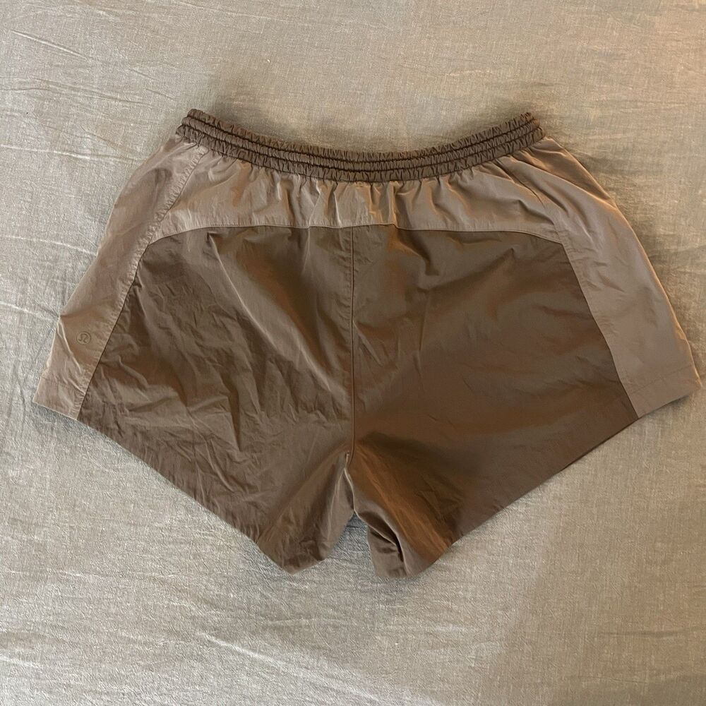 Lululemon Evergreen Short Cacao Almond Butter Size 10 W7BNUS Glyde Tan Brown - Picture 6 of 10